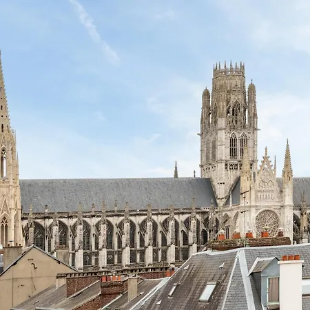 Apartment Vue Exceptionnelle Cathedrale - Hypercentre - 4 Personnes *